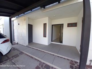 Se Renta casa en Altozano con 3 recamaras y hab. de servicio @