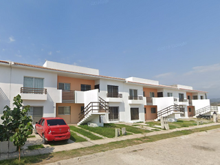 Casa con alberca en fraccionamiento Real Ixtapa a 20 minutos de la playa sc