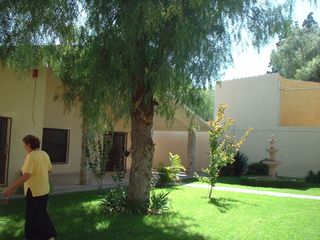 CASA EN RENTA, SAN LUIS POTOSI, FRACCIONAMIENTO LA FLORIDA, AMPLIO JARDIN