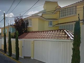 Hermosa Casa en Venta en Casa Blanca, Metepec, Estado de México