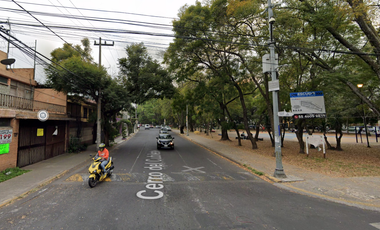 Cerro del Cubilete, Campestre Churubusco, Ciudad de México, CDMX, México. Hermosa casa en remate bancario. Oportunidad única de inversión. no créditos