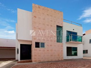 Casa en Renta, Av. Cumbres Centro, Cancún Quintana Roo.
