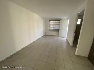 VENTA - Viñedos. Casa de segunda mano, 3 recamaras 1 en planta baja