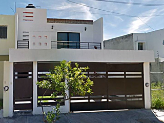 En venta casa en Fracc Esmeralda, Colima.