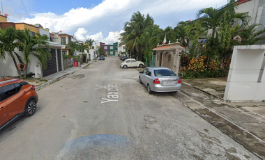 Avenida Yaxche 77536, Cancún, Quintana Roo, México. Hermosa casa en remate.  Oportunidad única de inversión. no créditos.