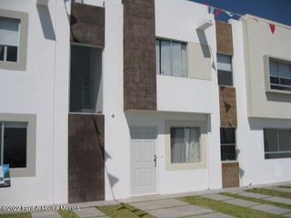 Casa en Venta 2 habitaciones en Ciudad Marques      23-1316LP~