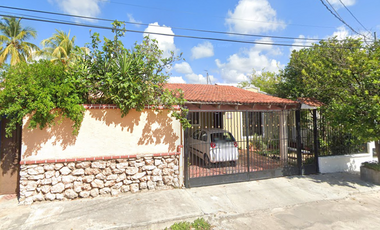 Venta de casa en Calle 39, Montealban, Merida Yucatan.
