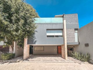 CASA CON JARDÍN Y ROOF GARDEN EN VENTA EN MORILLOTLA