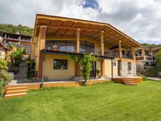 Espectacular residencia en vista del lago, San Nicolás de Ibarra