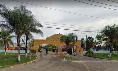 Oportunidad de Remate Bancario en  Cto. Matusalen, Fraccionamiento Jardines Del Edén, Tlajomulco-Jalisco