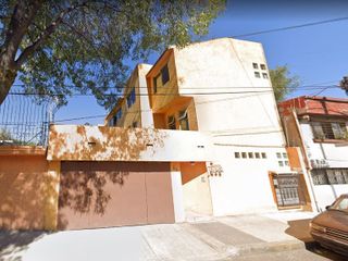 Venta de casa amplia en remate ubicada en Tlalpan, Ciudad de México