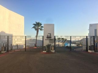 Venta De Casa en Turrucares, Residencial Santa Barbara, Baja California