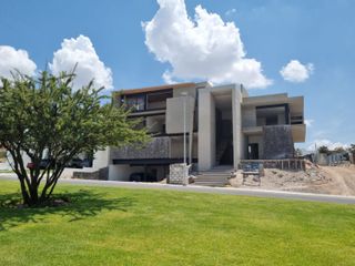 Casa nueva con abados de lujo y entrega inmediata, Zibatá Querétaro