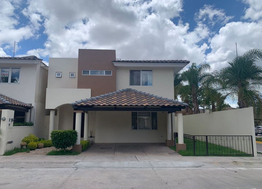 CASA EN VENTA EN QUINTAS DE MONTICELLO AL NORTE DE AGUASCALIENTES