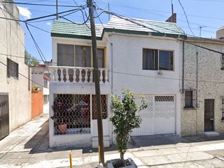 Hermosa Casa en venta con gran plusvalía de remate dentro de Begonias , Nueva Santa María, Ciudad de México