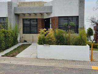 Casa en Venta al Sur de Aguascalientes Fracc San Gerardo coto privado con Vigilancia. Excelente Estado de Conservación