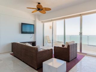 Condominio en venta a pie de playa en Mazatlan