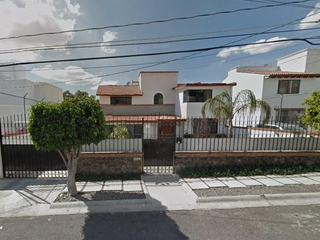 ¡CASA EN QUERETARO, REMATE BANCARIO!