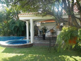 En VENTA casa sola en Fraccionamiento Sumiya, Jiutepec, Morelos