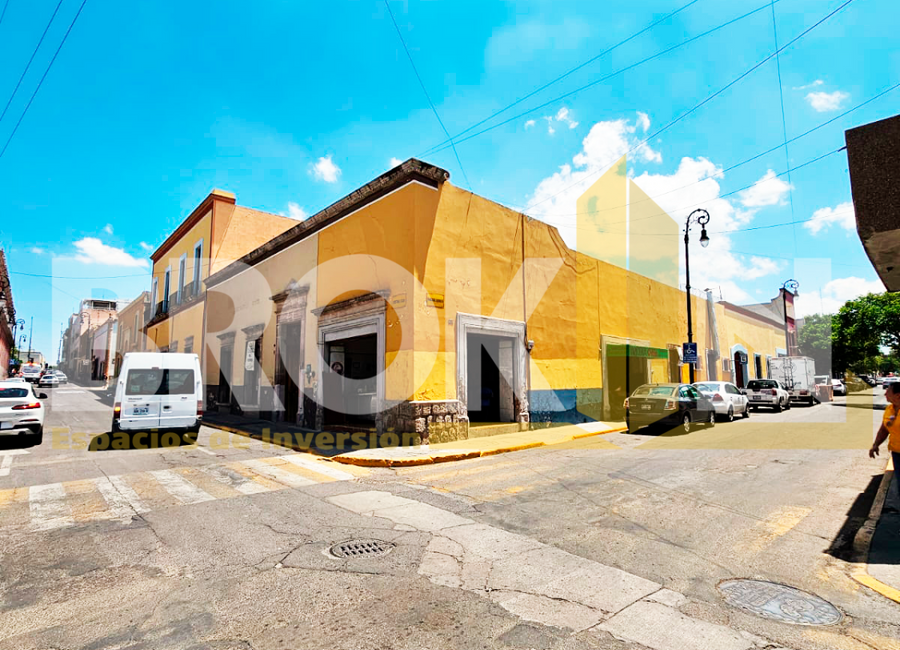 CASA CON LOCALES COMERCIALES EN VENTA