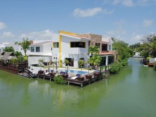 Casa en Venta, Isla Dorada Residencial, Cancún Quintana Roo.