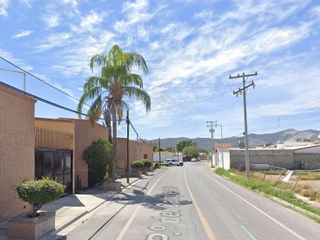 Hermosa y amplia casa en remate en la Col. Campestre la Rosita, Torreón, Coahuila!