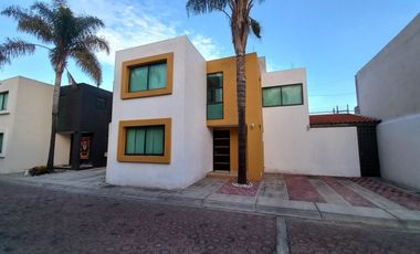 CASA EN VENTA EN CONJUNTO CERRADO